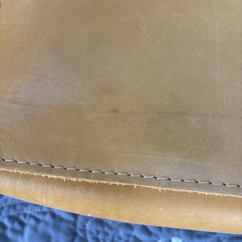 Portland Leather Mini Crossbody Tote in “Sunshine” Yellow Leather w/coin pouch - Picture 4 of 12